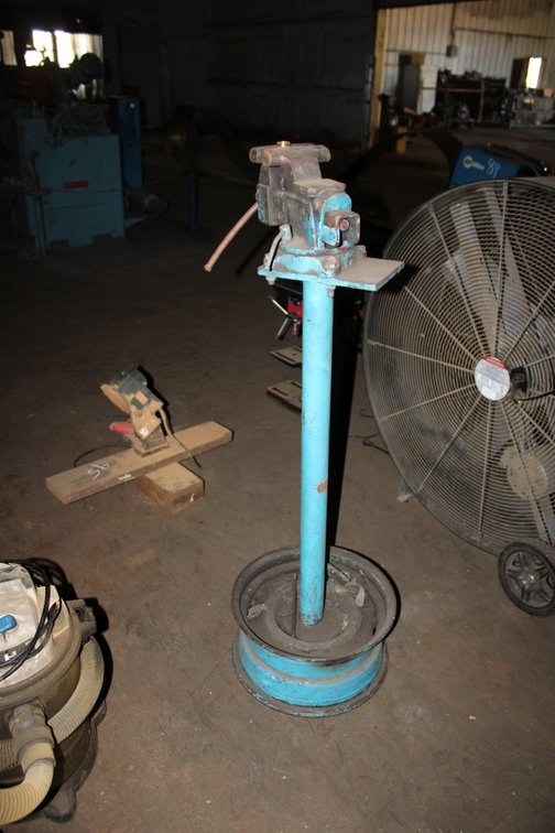 4' Vise on Stand