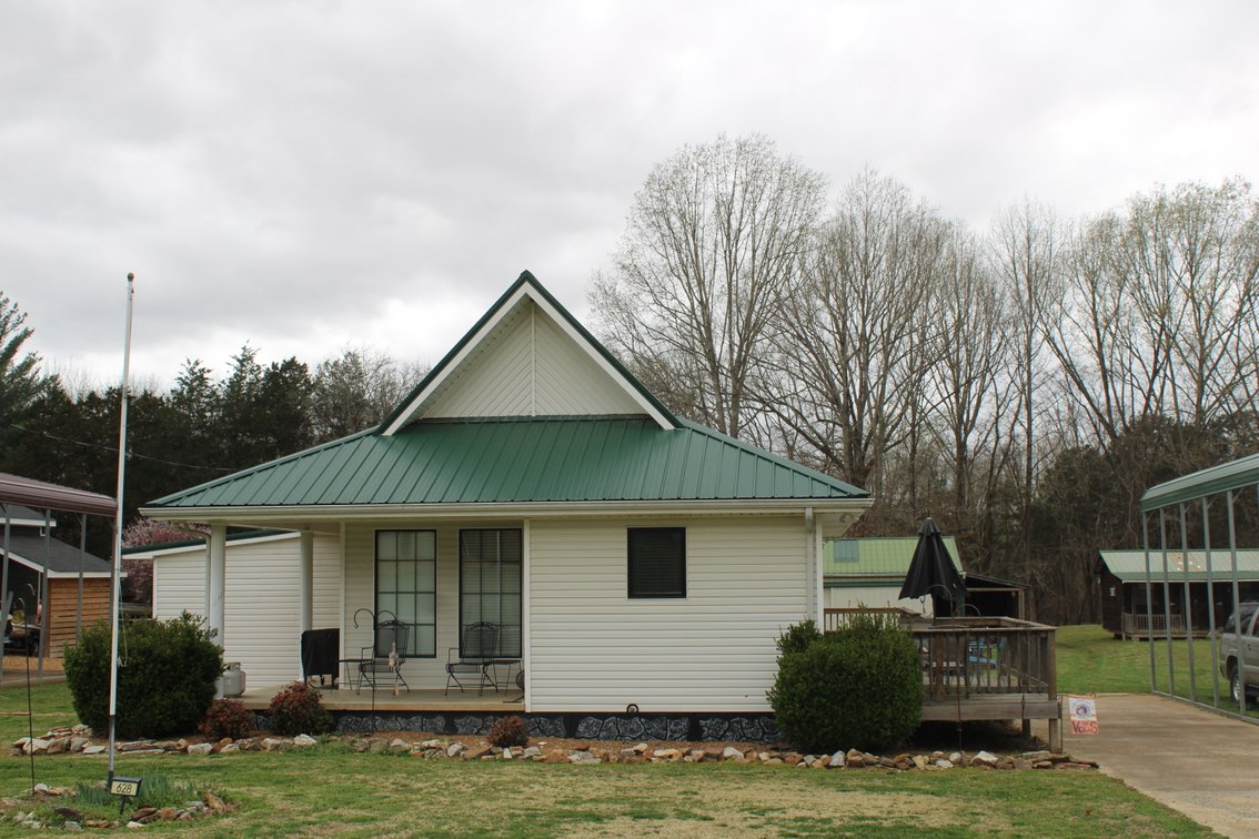 Image for 628 Cypress Creek Marina Road