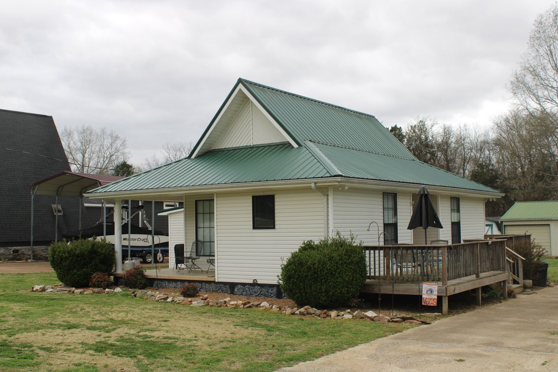 Image for 628 Cypress Creek Marina Road