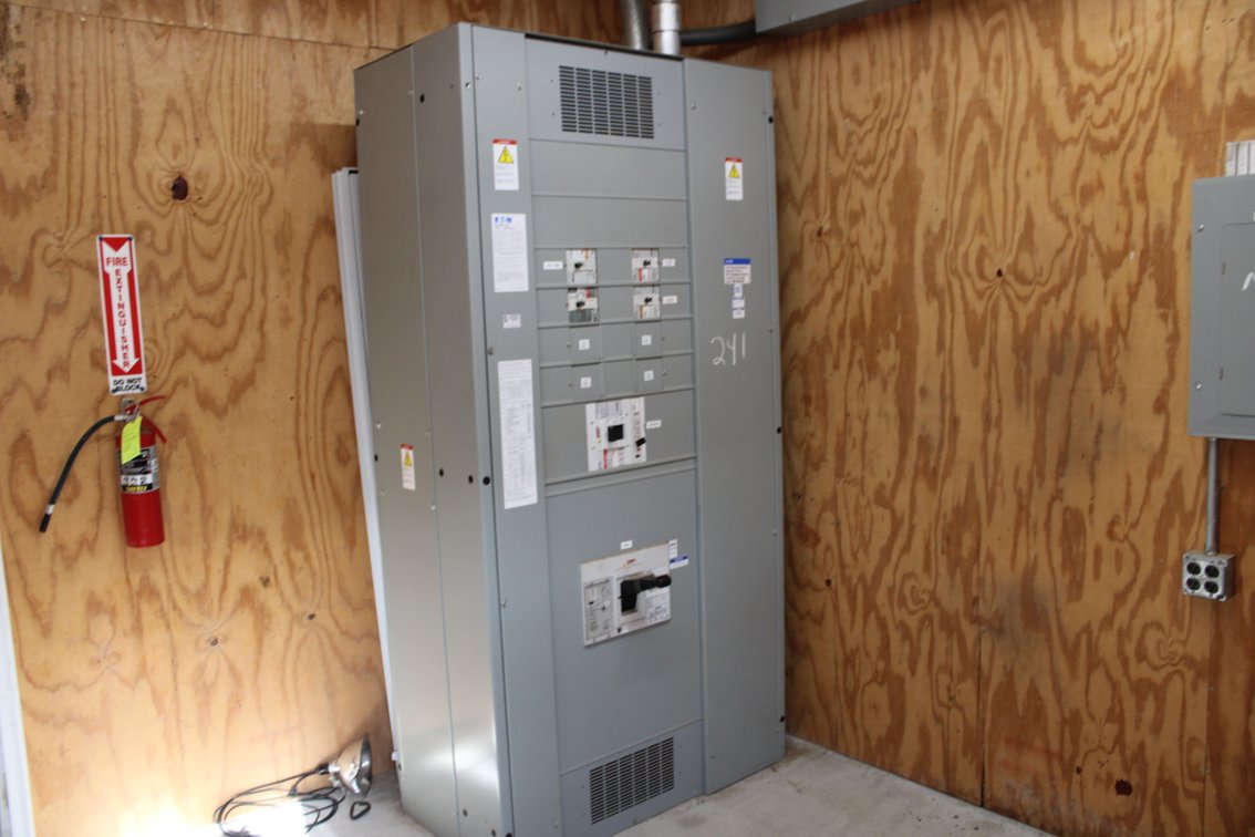 Eaton 1600 Amp Main Breaker Box 