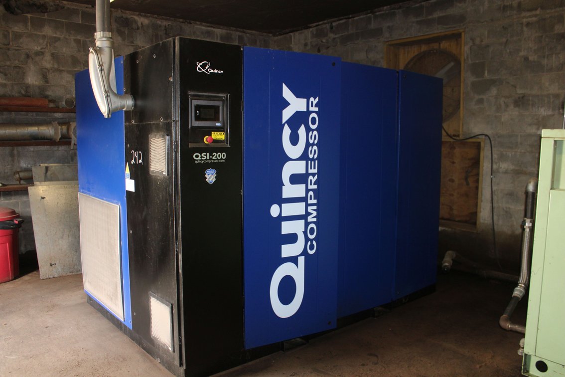 2023 Quincy QSI-200 Screw Type Air Compressor 