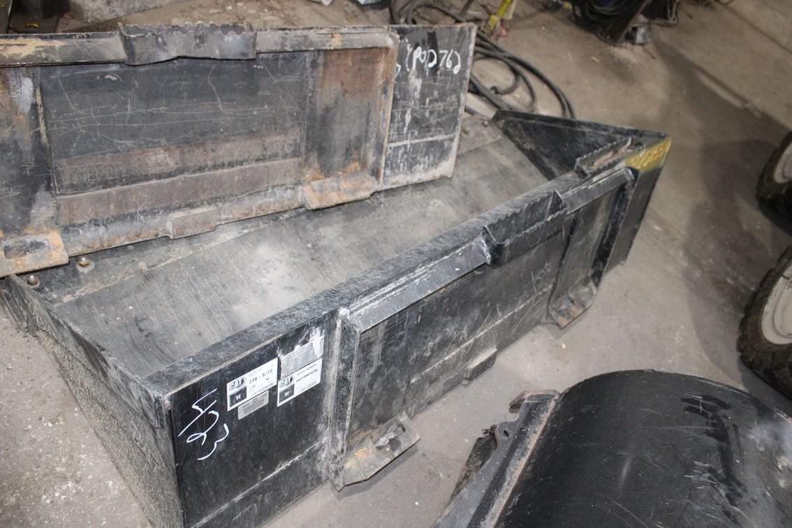 72" Cat Bucket (sn: 20236)