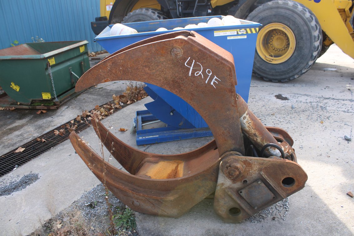 Knuckleboom Grapple