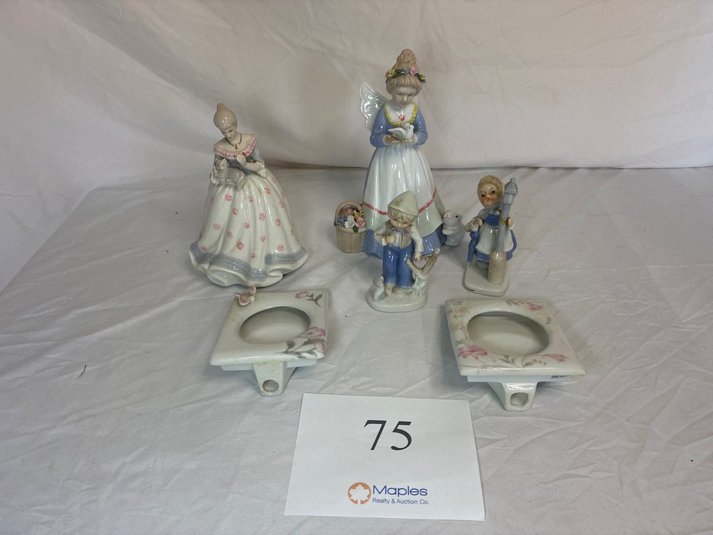 Figurines