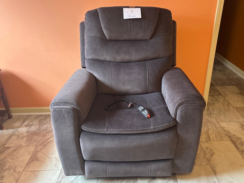 MEGA MOTION RECLINER LIFT CHAIR