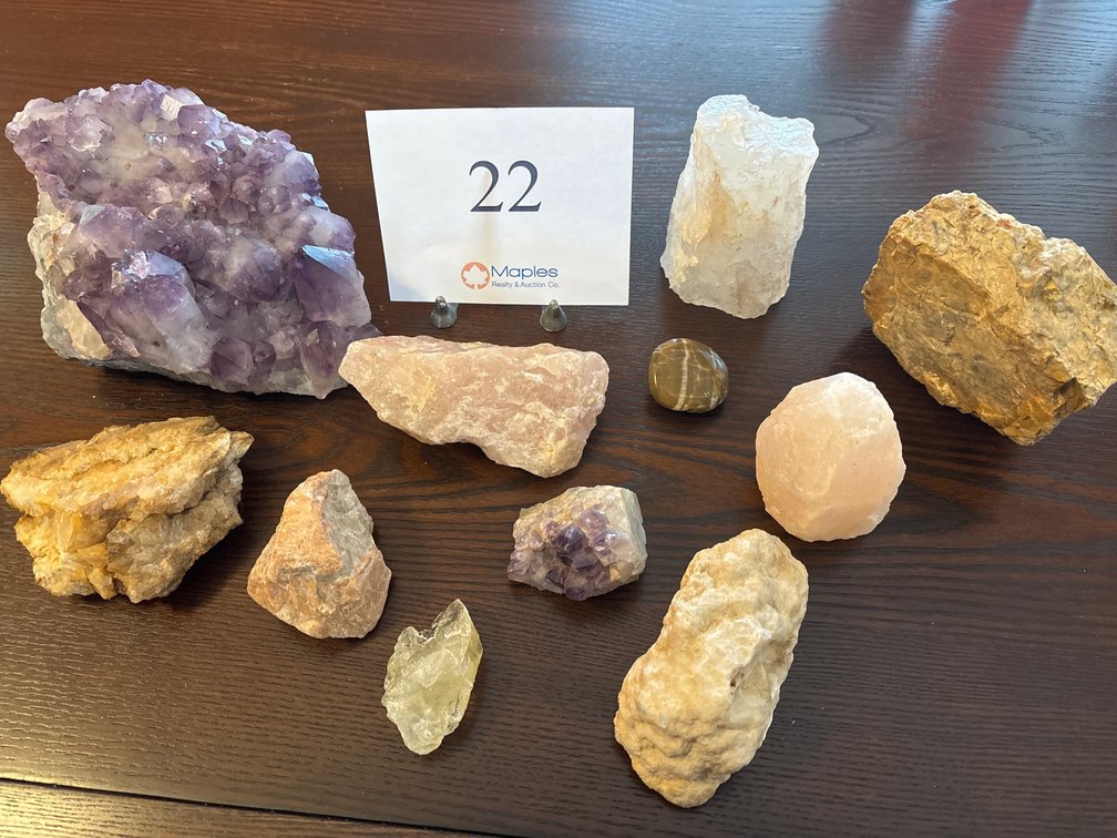 GEMSTONE AND ROCK COLLECTION