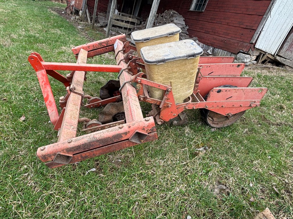 Allis Chalmers 2-row planter