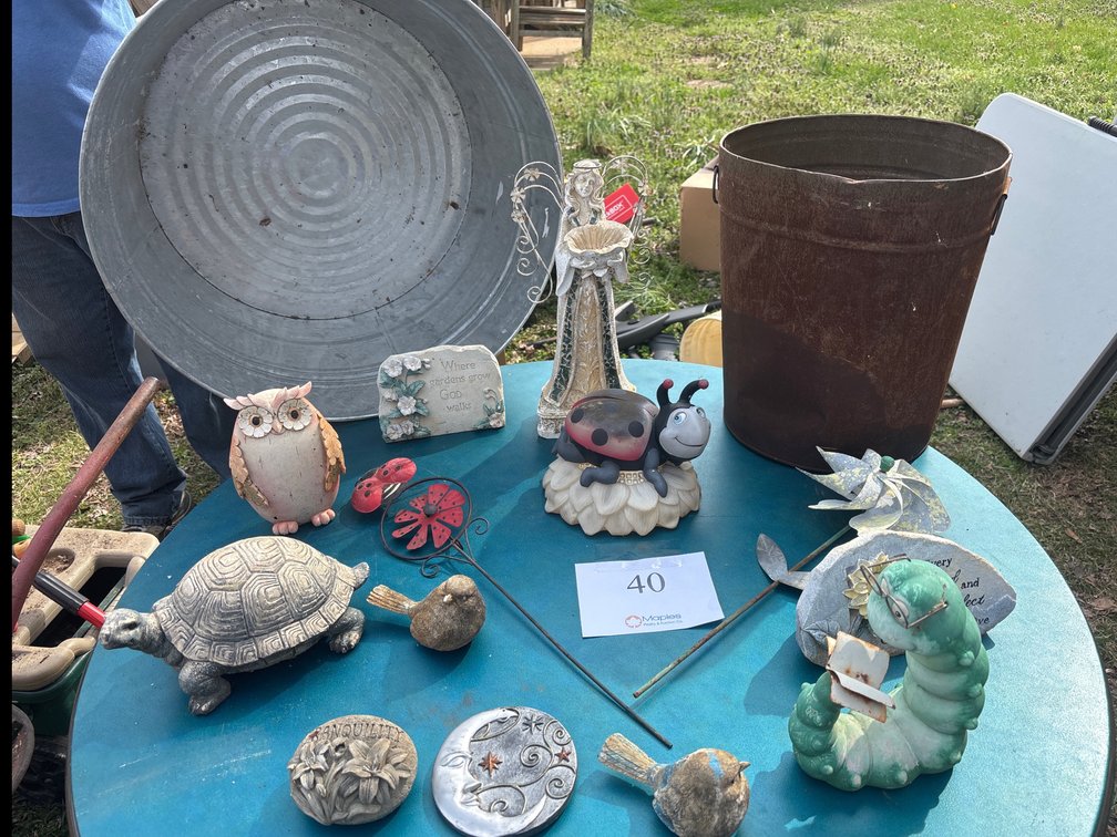 VARIETY OF YARD ART, GALVANIZED ROUND TUB