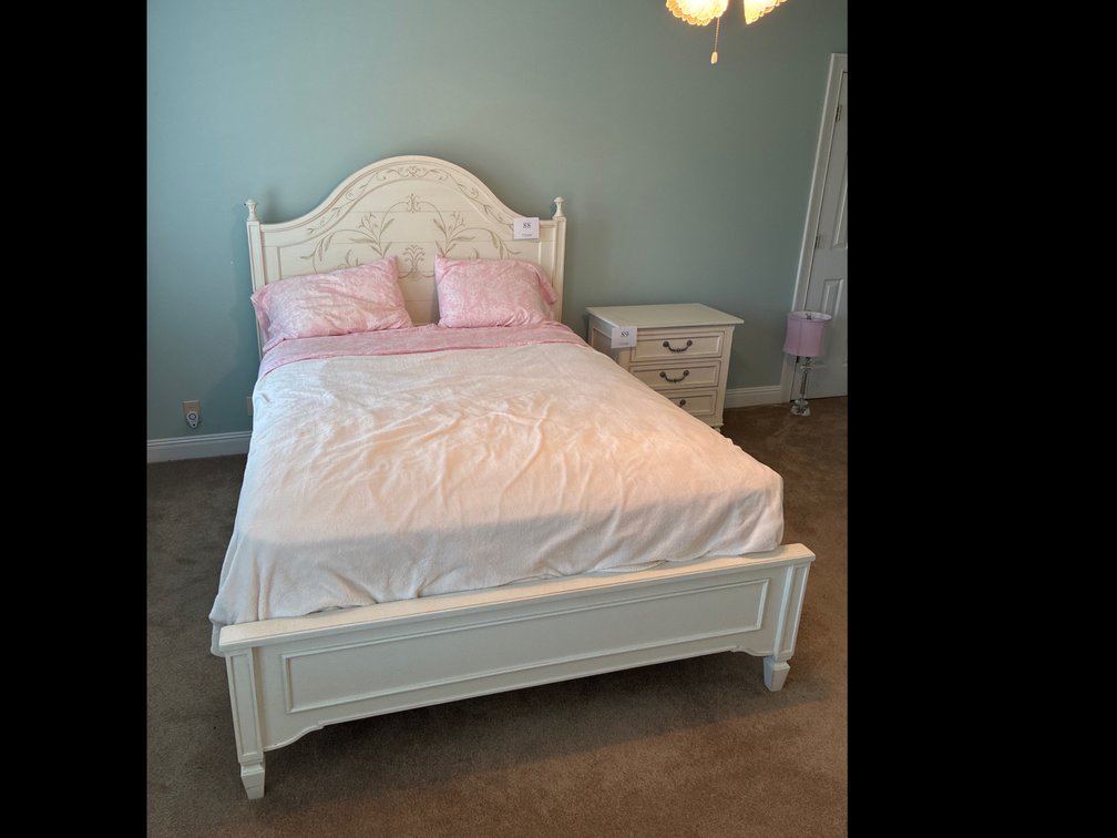 Queen Size Portofino Bed from Sprintz
