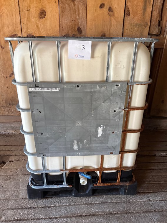 330 GALLON WATER TANK