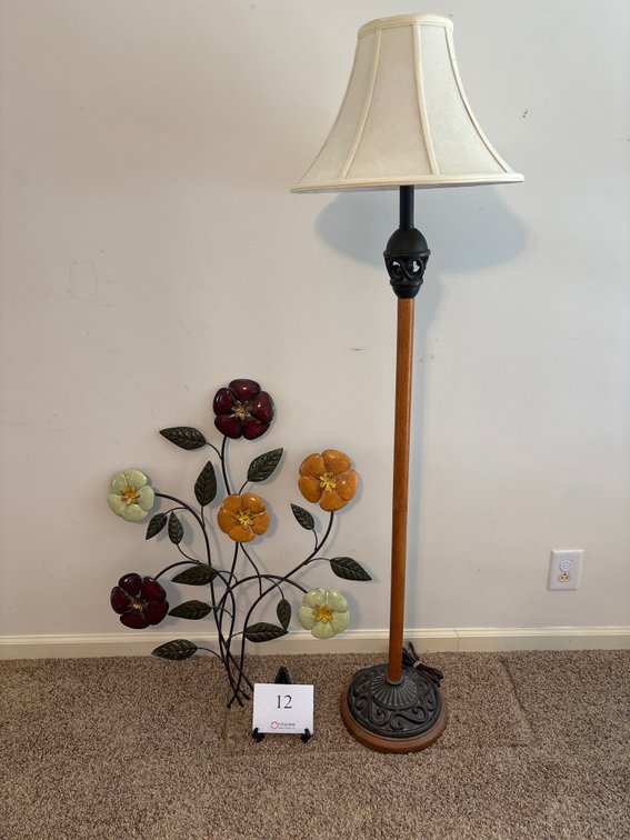FLOOR LAMP AND METAL WALL ART