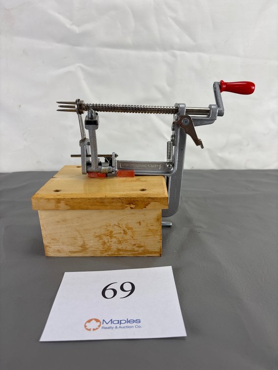 Pampered Chef Apple Peeler