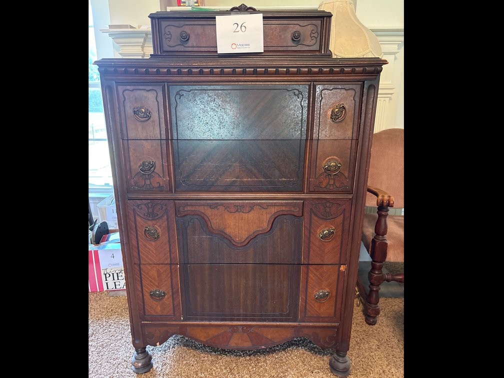 CHEST OF DRAWERS