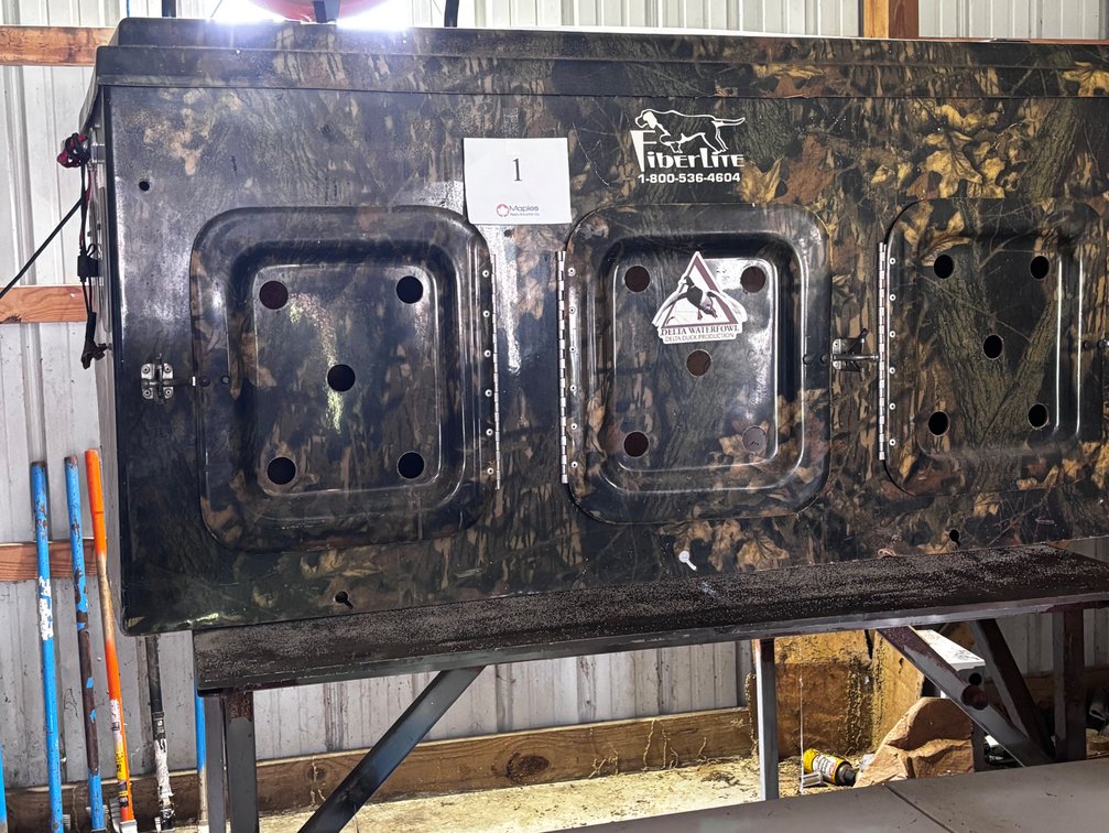 FIBERLITE  DOG BOX