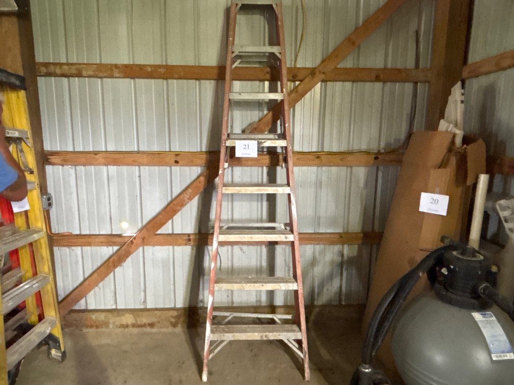 8FT FIBERGLASS STEP LADDER