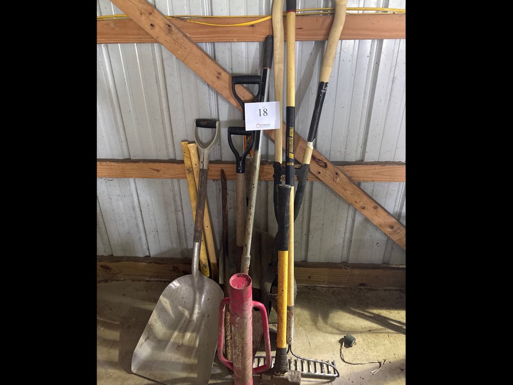 VARIOUS GARDEN TOOLS