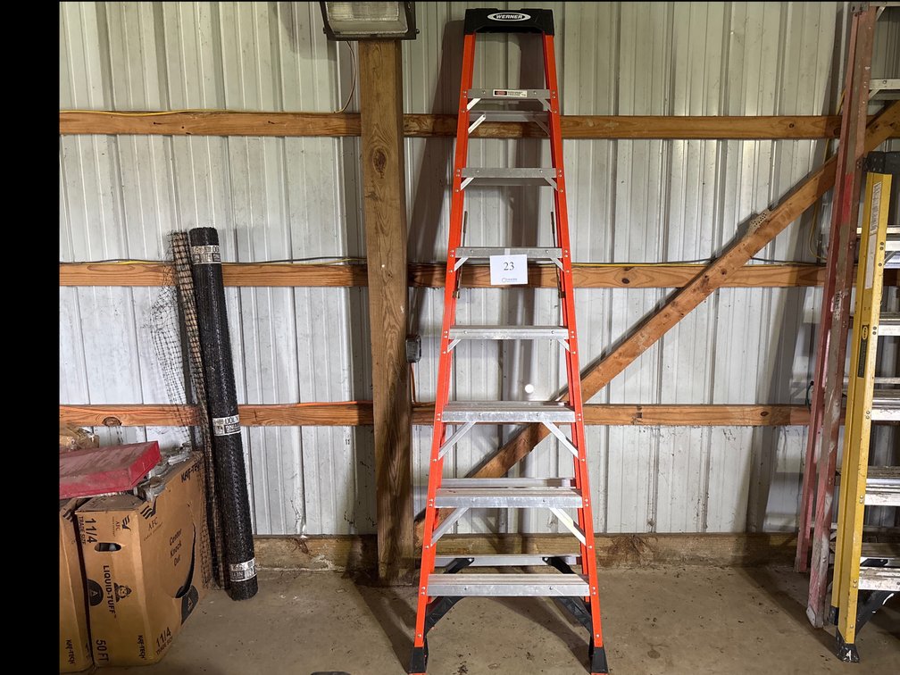 8FT WERNER STEP LADDER