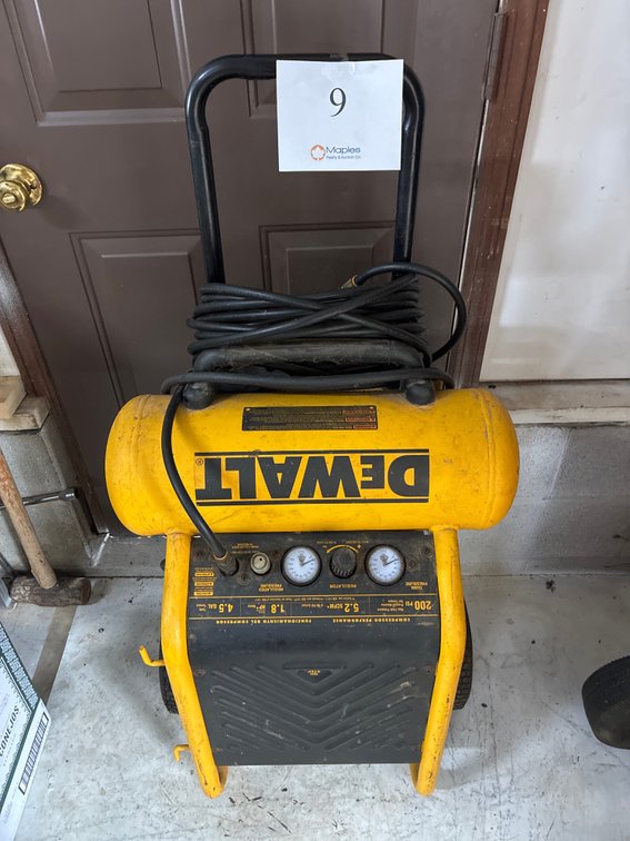 Dewalt 200 Psi Rolling Air Compressor