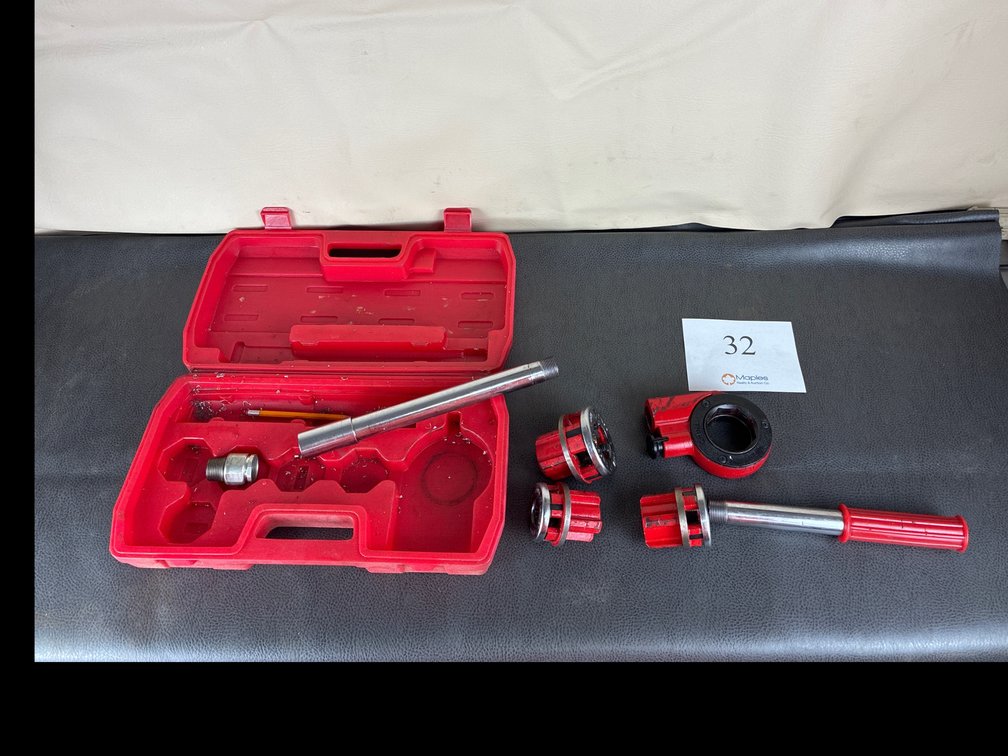 Ratcheting Pipe Threader Kit