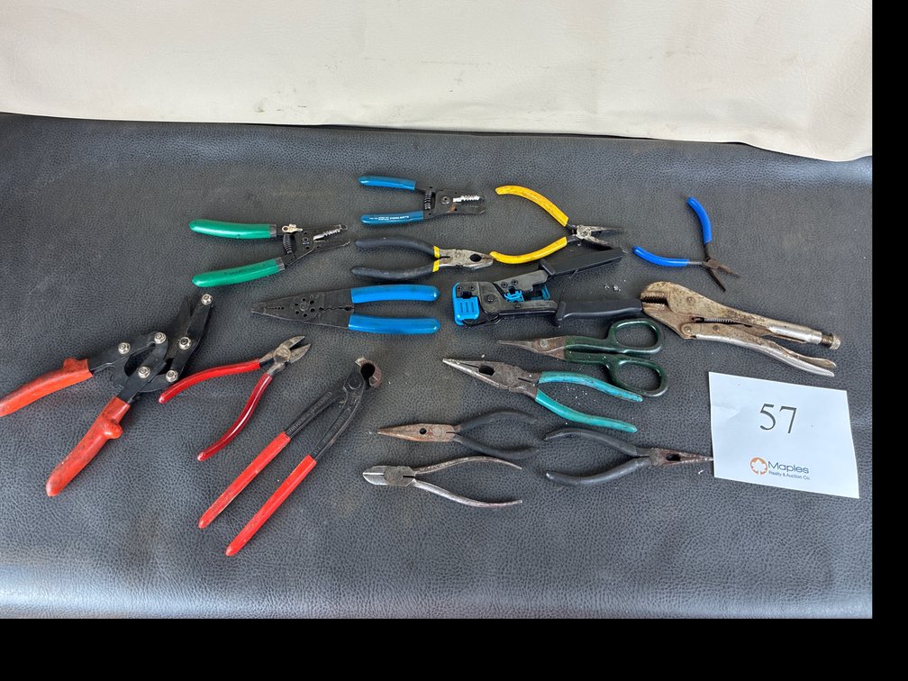 Variety of Hand Pilers, Vise Grip, Needle Nose, Wire Splicers