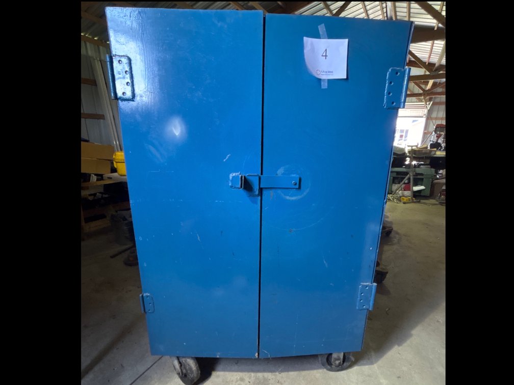 ROLLING TOOL BOX