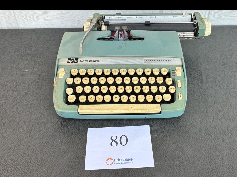 SCM Smith-Corona Super Sterling Type Writer
