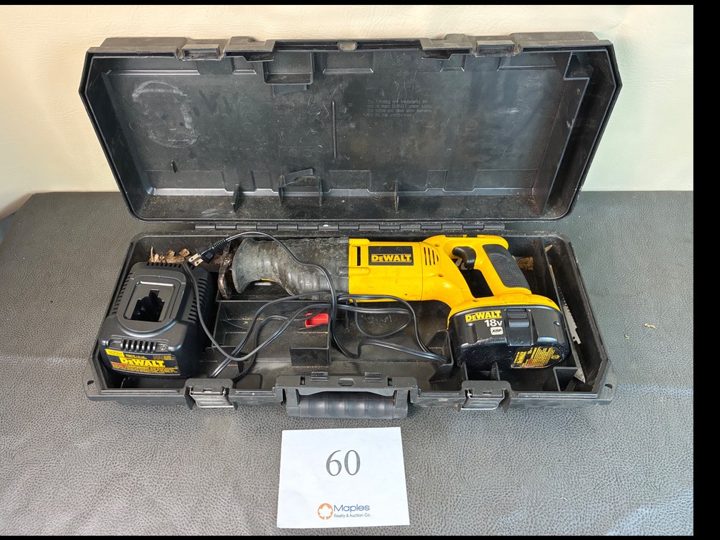 Dewalt Jigsaw With Charger and Battery
