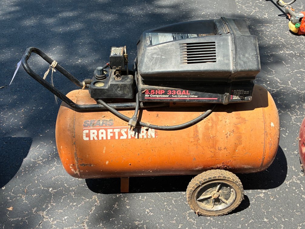 6.5 Hp 33 Gallon Craftsman Air Compressor on wheels