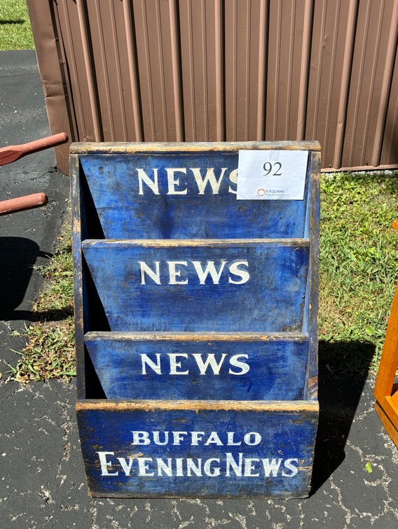 News/ Flyer Stand