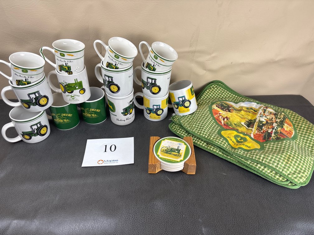 John Deere Cups & Placemats