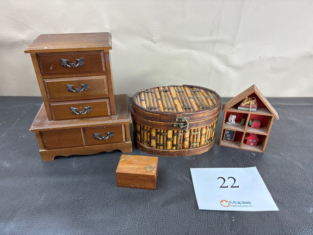 Jewelry Boxes And Decor