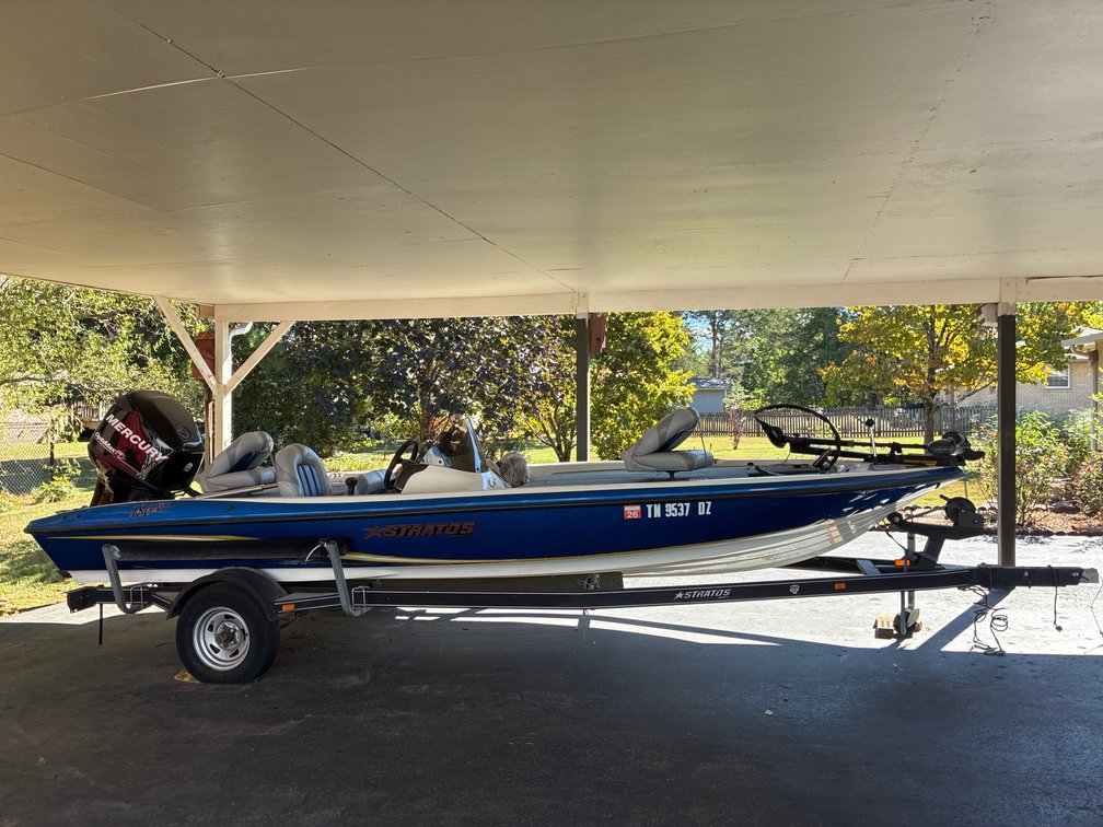 2009 Stratos 186xt Bass Boat with 90 HP Mercury Motor