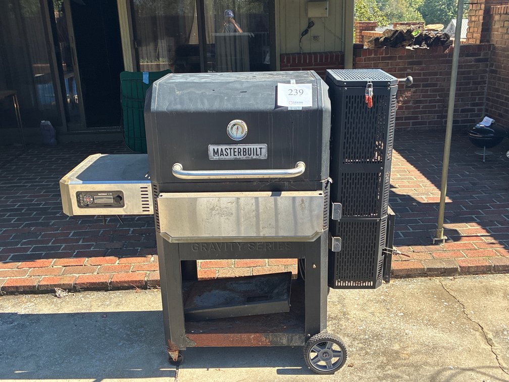 Masterbuilt grill and Smoker