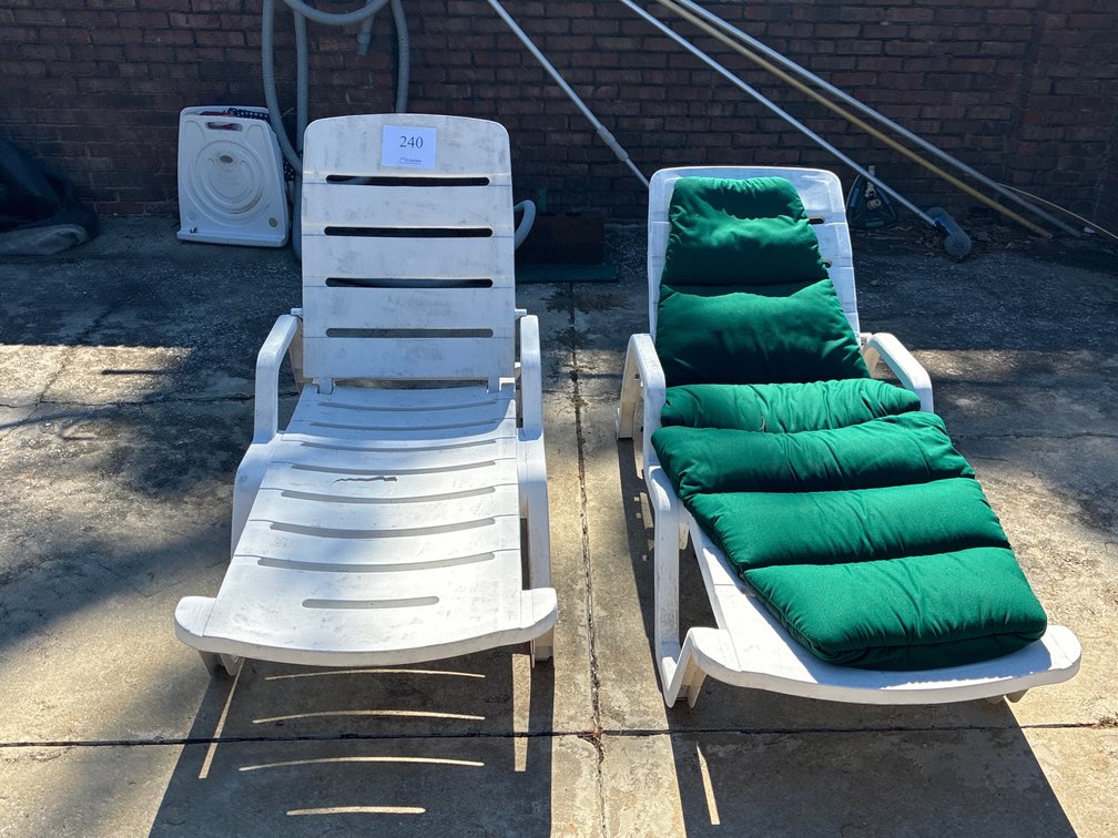 (2) Outdoor Pool Chairs