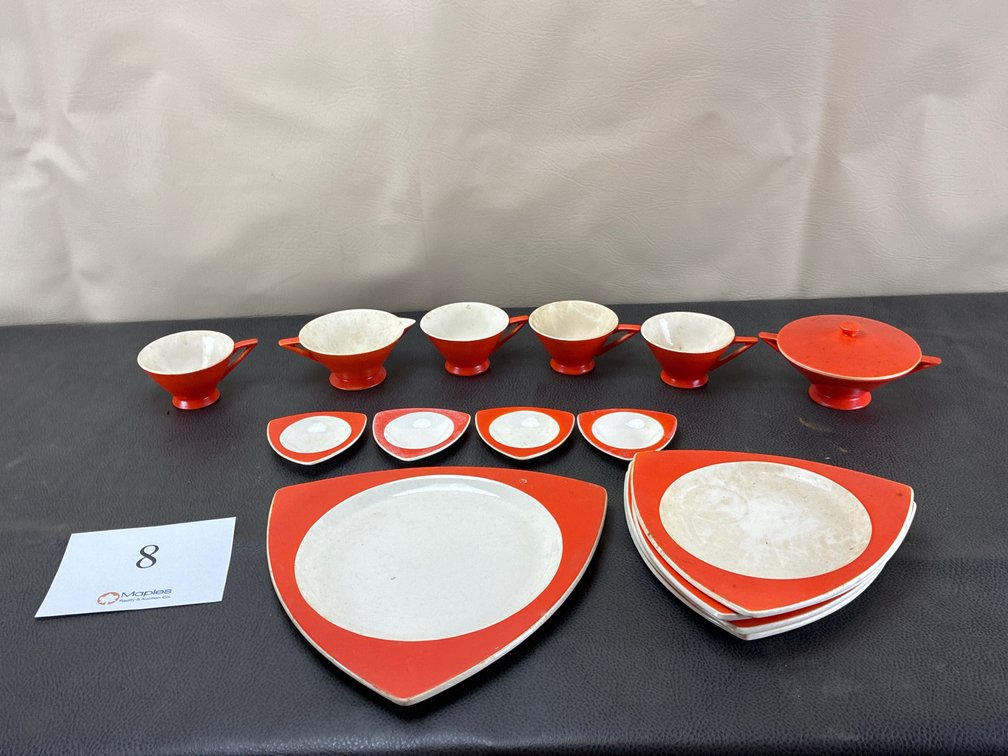 Tricorn Plates and Cups