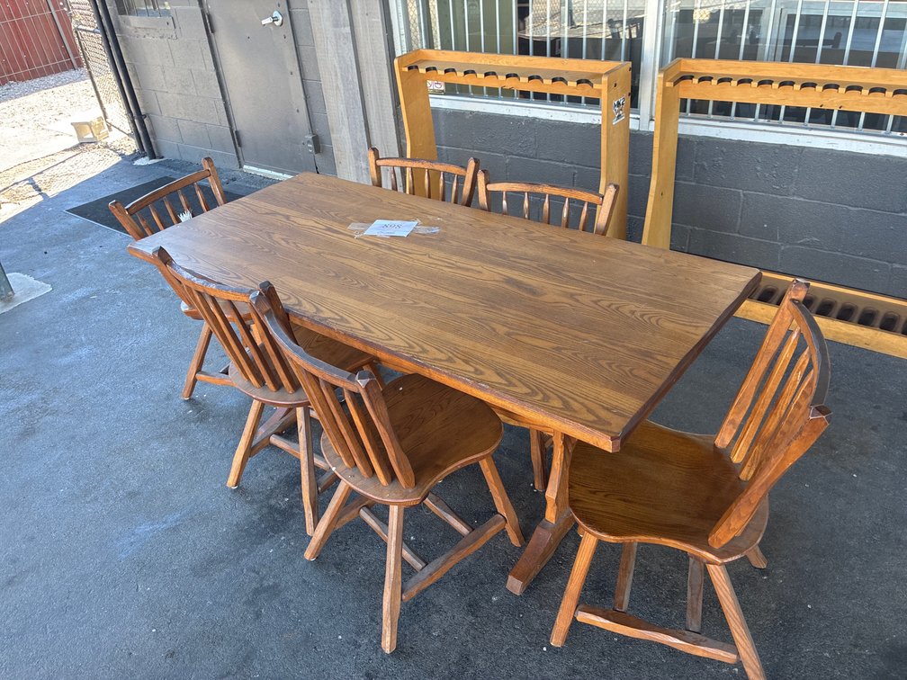 Bullseye Community Table