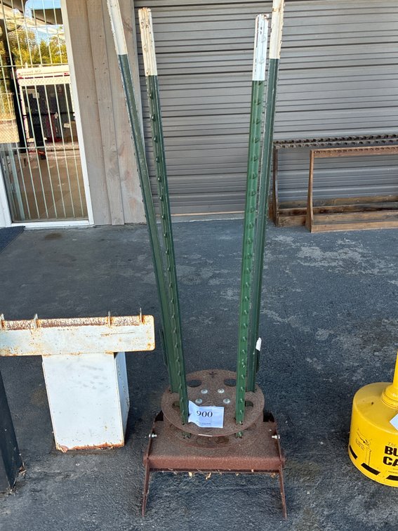 Spinning T-Post Display with (4) T- Post