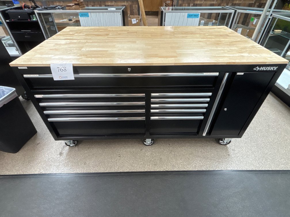 Large Rolling Husky Toolbox