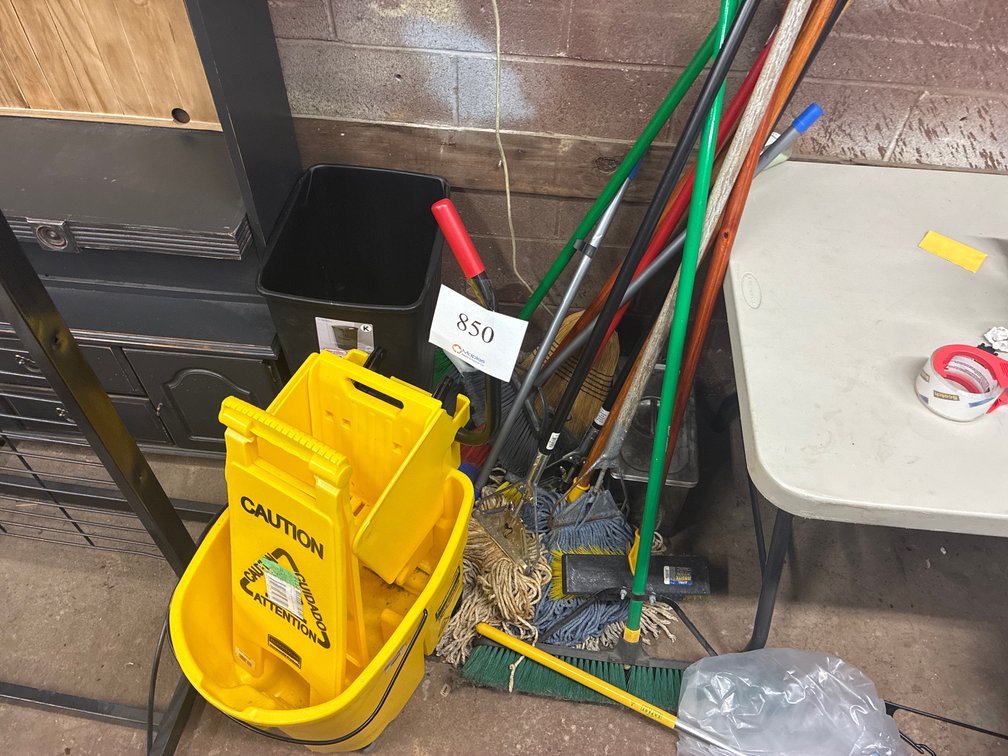 Cleaning Supplies, Shop Bucket, Trash Can