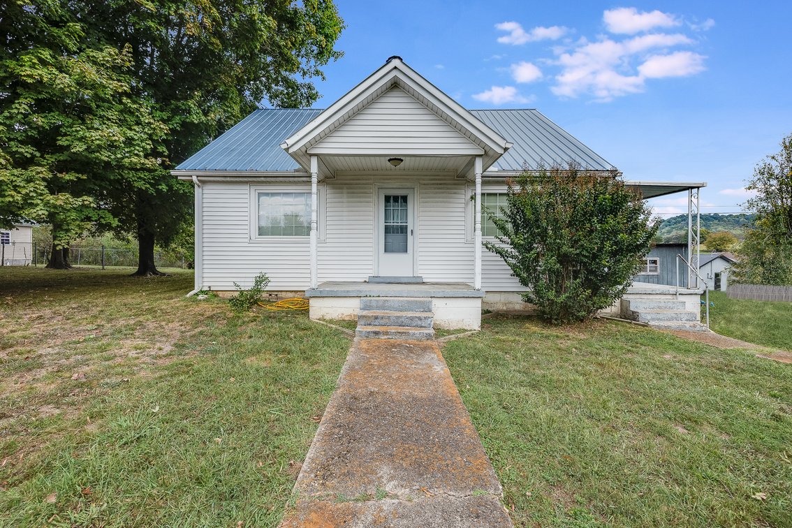 922 Trail St.