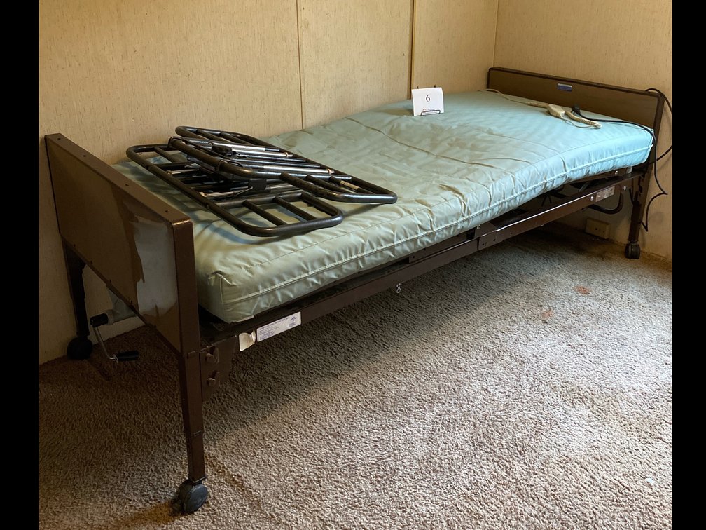 Semi-Electric Homecare Bed with Rails