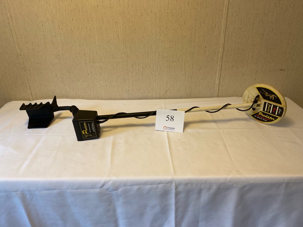 PREDATOR METAL DETECTOR 