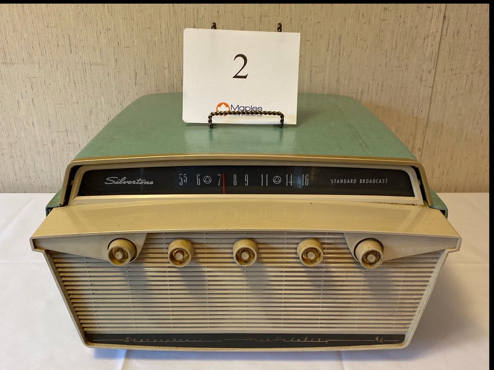 SILVERTONE RADIO /RECORD PLAYER COMBO