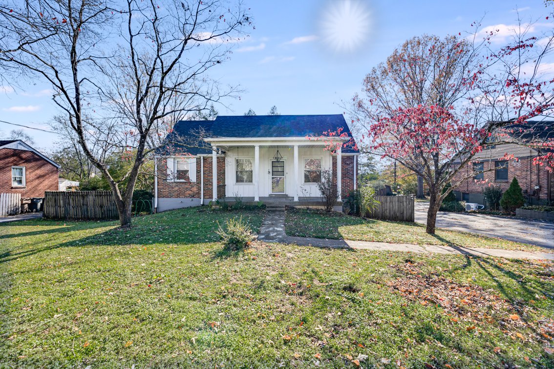 2619 Lakeland Dr.