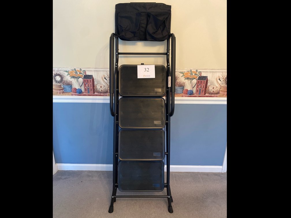 Lot 32