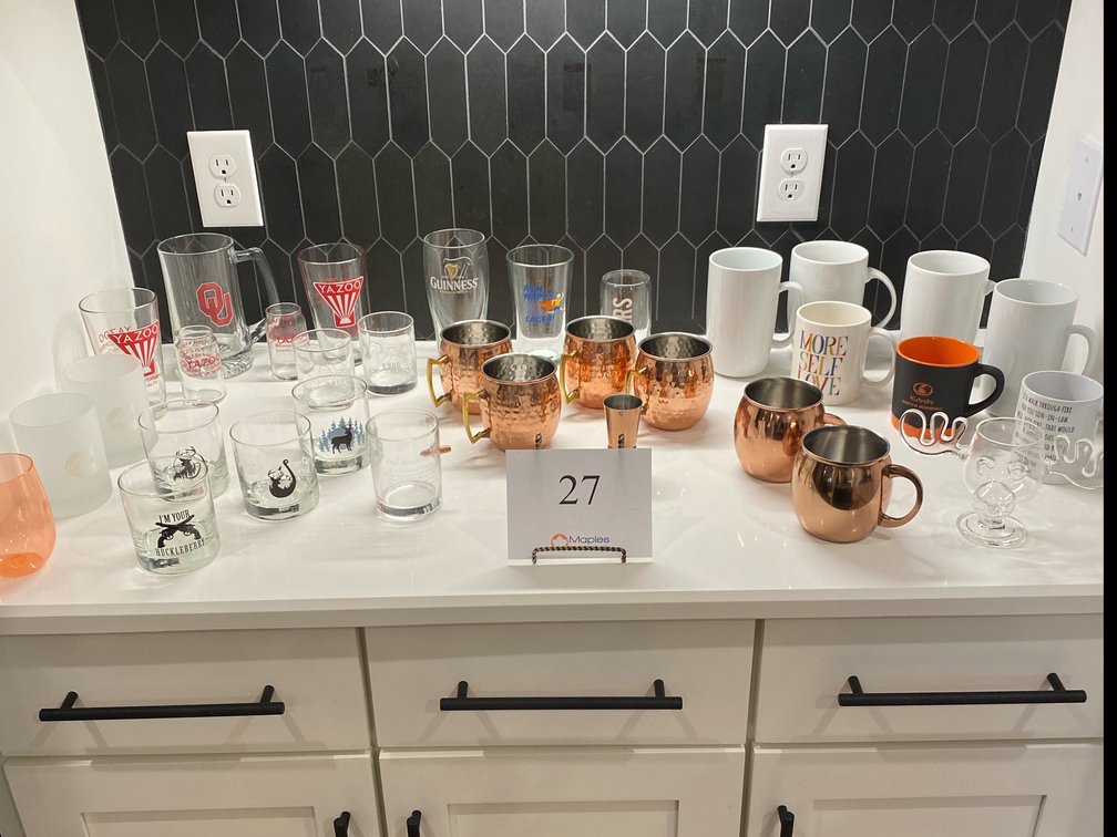 VARIETY OF GLASSES AND MUGS