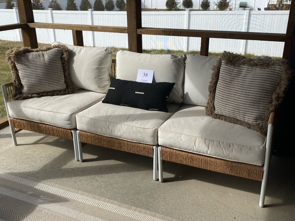 OUTDOOR COUCH WITH EXTRA PIECE MATCHES LOTS 39 & 40