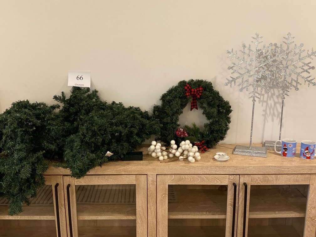 SILVER METAL SNOWFLAKE STANDS, CHRISTMAS GARLAND, WREATH 