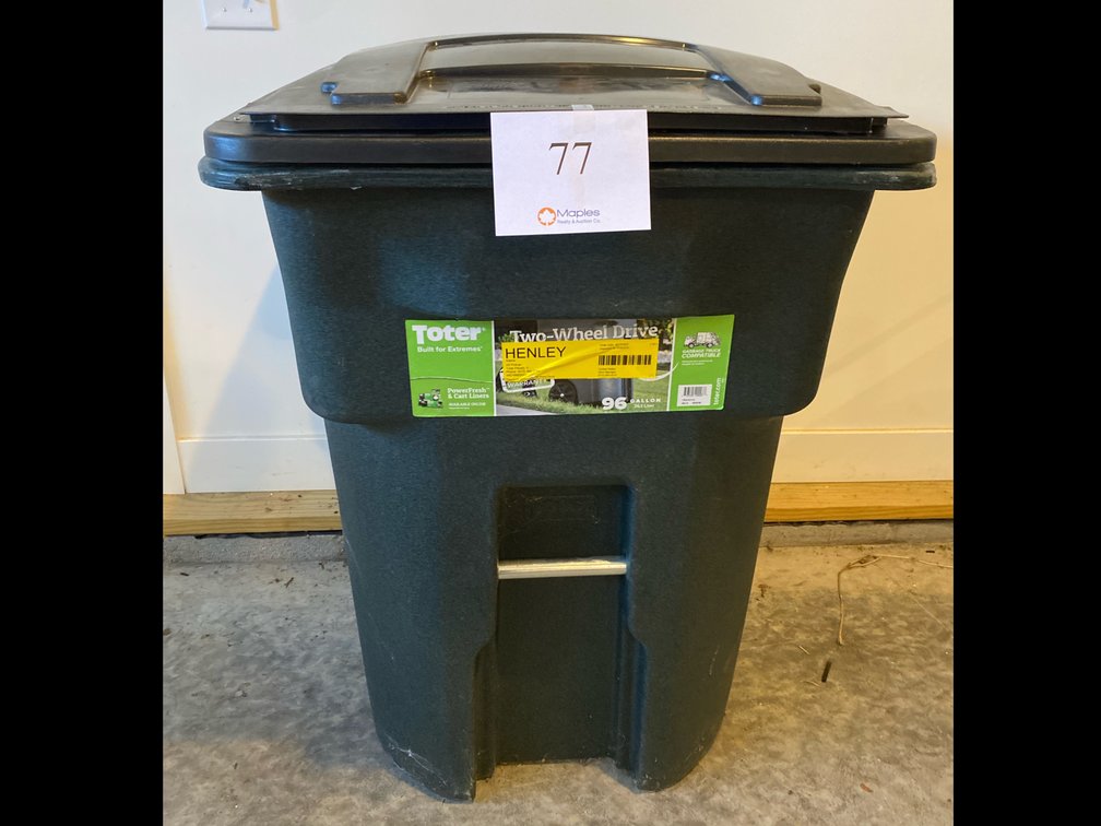 TOTER 96 GALLON TRASH CAN
