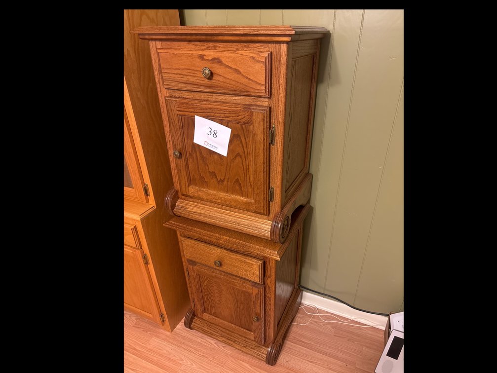 2 Wooden Nightstands 